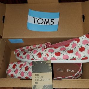 TOMS with Box and tags